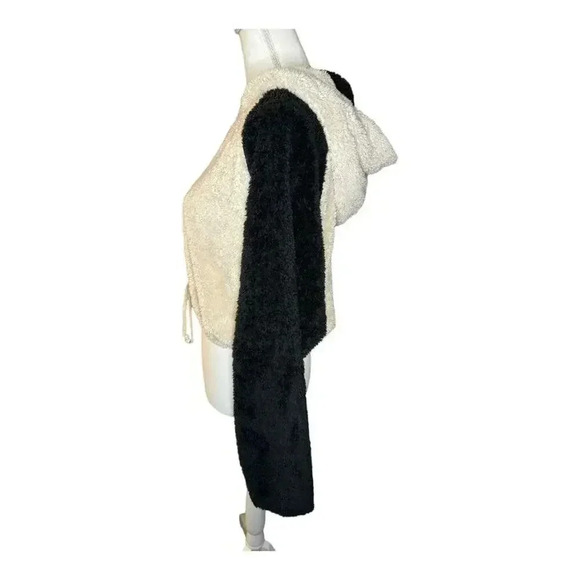 Urban Outfitters Size XS‎ Sherpa Cream And Black Hooded Cropped Sweater - Picture 2 of 6